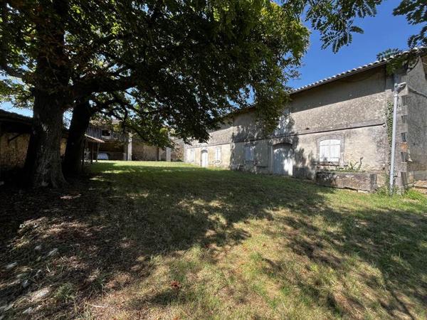 Maison à vendre |  Louzac-Saint-André |  2 pièces
