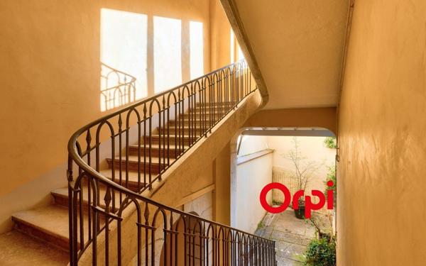 Appartement à vendre    1 pièce • 30,33 m2 Lyon 1