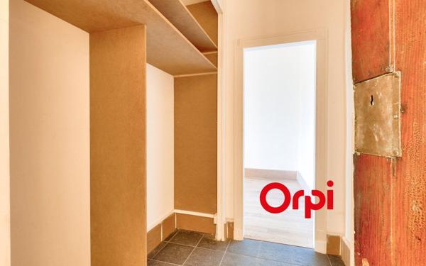Appartement à vendre    1 pièce • 30,33 m2 Lyon 1