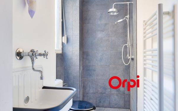 Appartement à vendre    1 pièce • 30,33 m2 Lyon 1