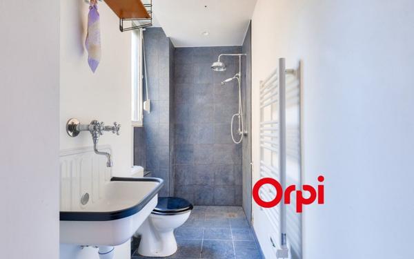 Appartement à vendre    1 pièce • 30,33 m2 Lyon 1