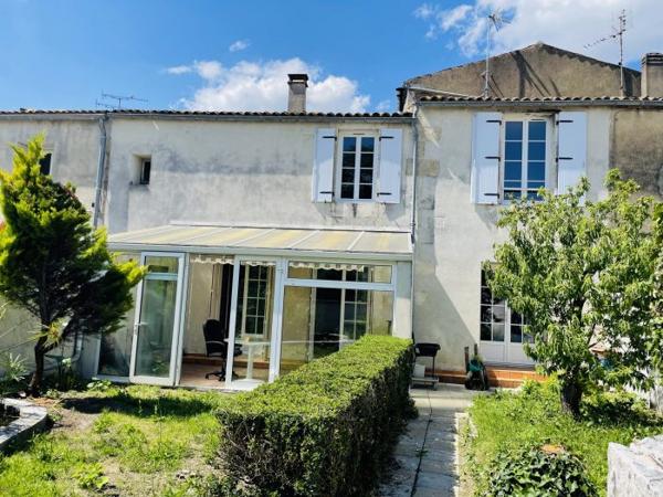 Maison maison de bourg Cozes 156.13 m²