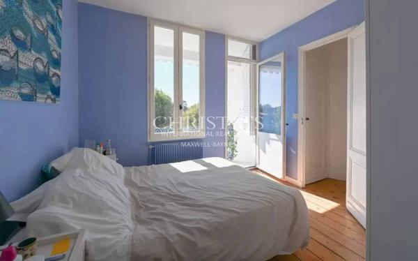 Bordeaux Saint-Seurin – Maison en pierre 3 niveaux avec cave et balcons