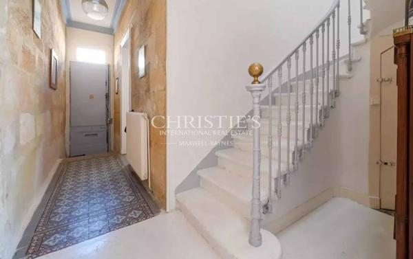 Bordeaux Saint-Seurin – Maison en pierre 3 niveaux avec cave et balcons