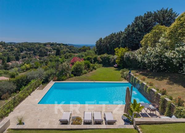 CHÂTEAUNEUF-DE-GRASSE – Propriété familiale d'exception avec vues panoramiques nature et mer