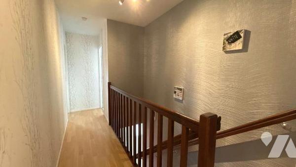 A vendre - Châlons-en-Champagne secteur sud - Pavillon de type 5 sur sous-sol complet

Située...