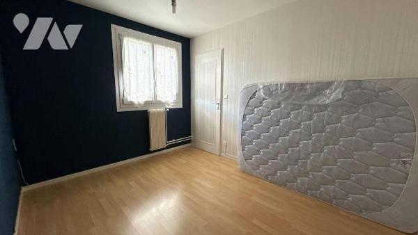 A vendre - Châlons-en-Champagne secteur sud - Pavillon de type 5 sur sous-sol complet

Située...