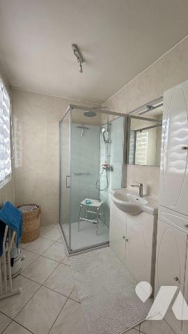 A vendre - Châlons-en-Champagne secteur sud - Pavillon de type 5 sur sous-sol complet

Située...