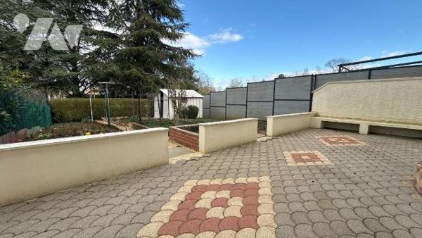 A vendre - Châlons-en-Champagne secteur sud - Pavillon de type 5 sur sous-sol complet

Située...