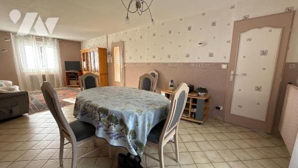 A vendre - Châlons-en-Champagne secteur sud - Pavillon de type 5 sur sous-sol complet

Située...