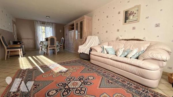 A vendre - Châlons-en-Champagne secteur sud - Pavillon de type 5 sur sous-sol complet

Située...