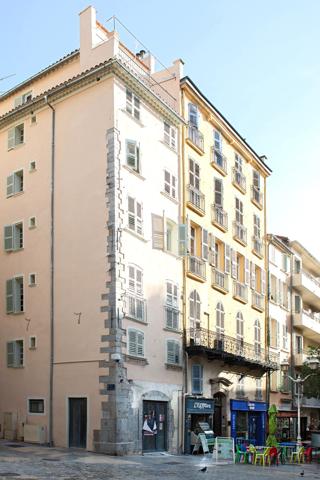Appartement
                                                                                                                                                                                                                                                                                                                        2 pièce(s)                                                                                                                                                                                                          1 chambre(s)                                                                                                                                                                                                          32.27  m²