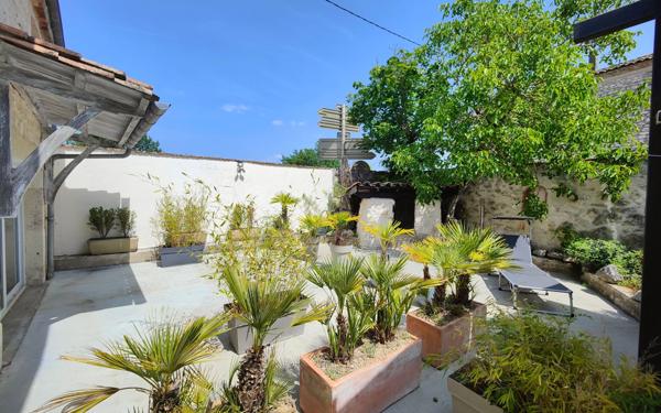 Maison à vendre    7 pièces •  Montpezat-de-Quercy