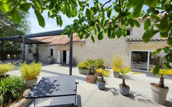 Maison à vendre    7 pièces •  Montpezat-de-Quercy