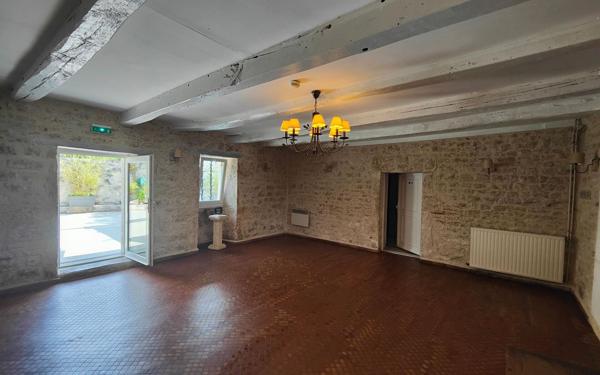 Maison à vendre    7 pièces •  Montpezat-de-Quercy