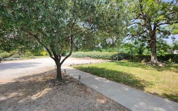 Maison à vendre    7 pièces •  Montpezat-de-Quercy