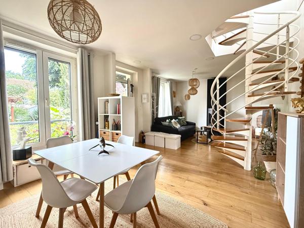 Maison 4 pièces de 98 m2 dont espace indépendant de 35 m2