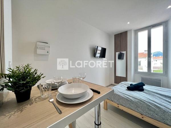 Location appartement Le Pradet - 1 pièce(s) - 18 m² - 575 €/mois