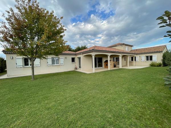 Maison à vendre    8 pièces •  Romans-sur-Isère