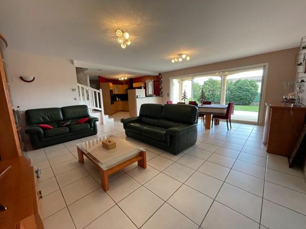 Maison à vendre    8 pièces •  Romans-sur-Isère