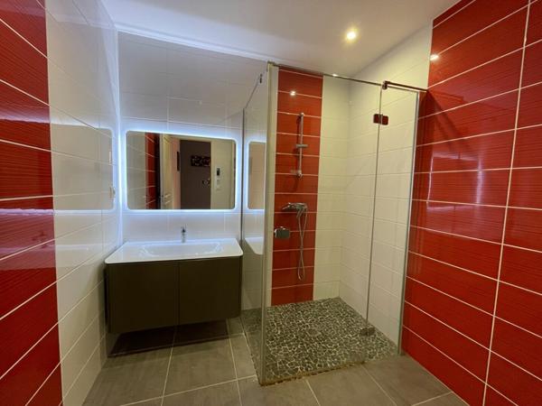 Maison à vendre    8 pièces •  Romans-sur-Isère