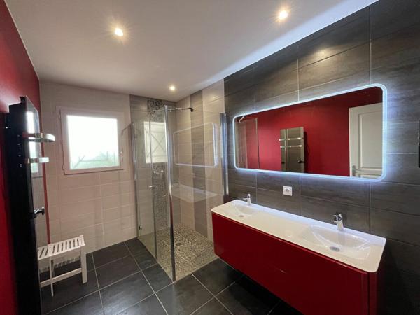 Maison à vendre    8 pièces •  Romans-sur-Isère