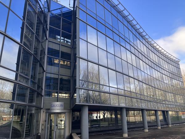 Bureaux à vendre à Villepinte divisibles au pied du RER B