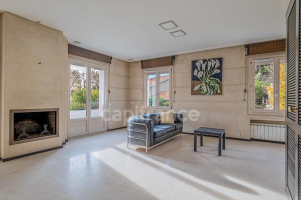 Secteur Crépieux- Maison atypique 5P de 177 m² - Vue Remarquable -