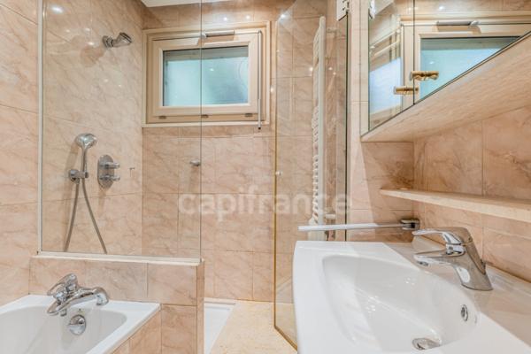 Secteur Crépieux- Maison atypique 5P de 177 m² - Vue Remarquable -