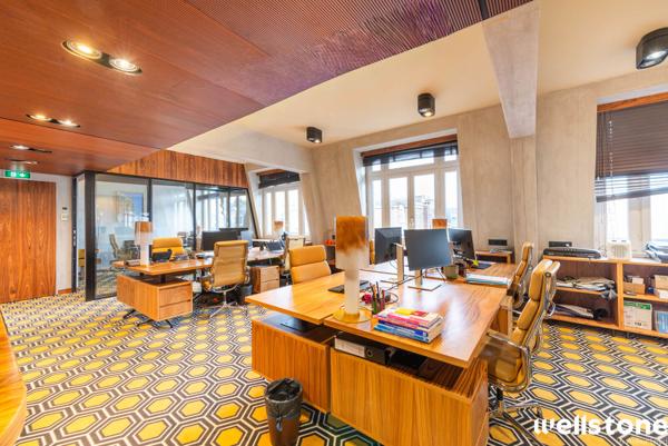 Bureaux à louer à PARIS 75008