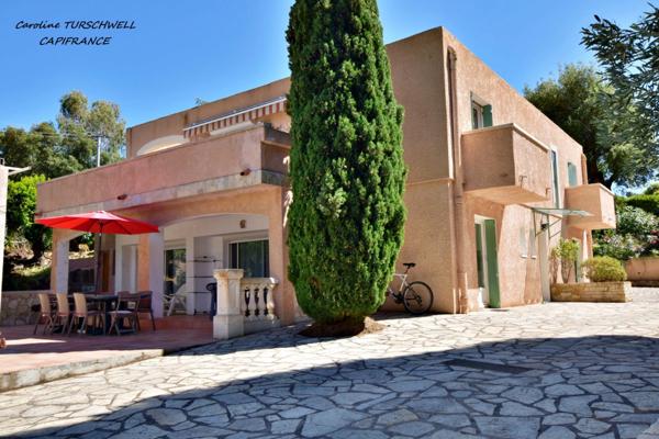 CAVALAIRE SUR MER (83) - PROPRIETE UNE MAISON DE 205 M² (EN 2 APPARTEMENTS) + T2 DE 33 M² - PISCINE AU SEL - TERRAIN DE 1500 M² CLOS ET PAYSAGE -