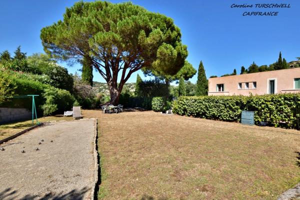 CAVALAIRE SUR MER (83) - PROPRIETE UNE MAISON DE 205 M² (EN 2 APPARTEMENTS) + T2 DE 33 M² - PISCINE AU SEL - TERRAIN DE 1500 M² CLOS ET PAYSAGE -