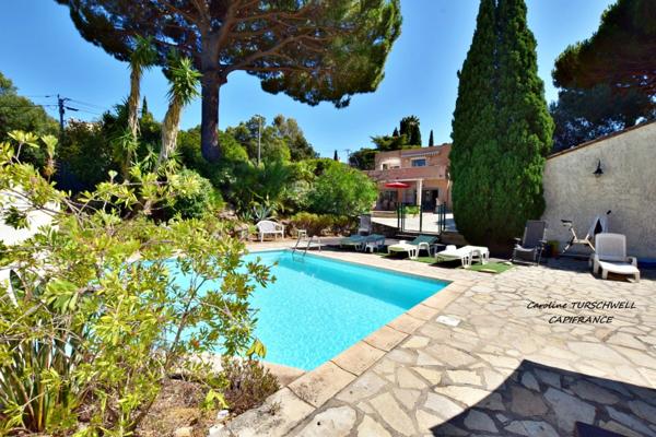 CAVALAIRE SUR MER (83) - PROPRIETE UNE MAISON DE 205 M² (EN 2 APPARTEMENTS) + T2 DE 33 M² - PISCINE AU SEL - TERRAIN DE 1500 M² CLOS ET PAYSAGE -