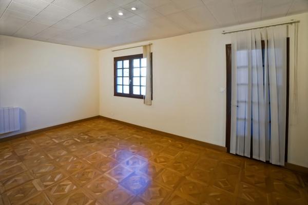 Local professionnel indépendant à vendre SAUMUR (49)