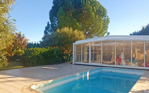 Maison à vendre    4 pièces •  Uzès