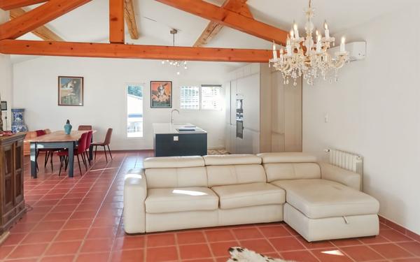 Maison à vendre    4 pièces •  Uzès