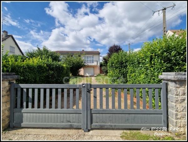 Maison 103 M2, 2 chambres, jardin 806M2, sous-sol total garage 2 voitures