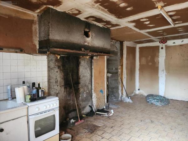 Maison à vendre à Levet dans le Cher (18340), ref : 1056913LA