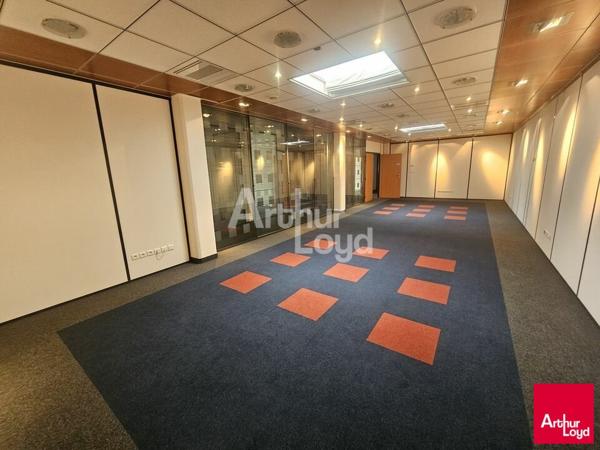 Angers centre ville/ Saint Serge plateau bureaux de 936 m² à louer