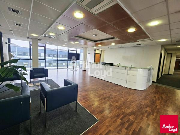 Angers centre ville/ Saint Serge plateau bureaux de 936 m² à louer