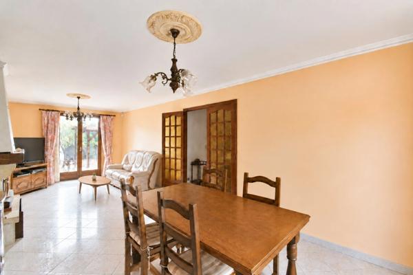 Maison à vendre 4 pièces 2 chambres au RDC -Sous-sol total à Morsang sur Orge - Terrain 368m²