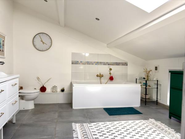 Maison familiale évolutive de 172 m² - Double entrée, espace indépendant et potentiel locatif - Romans, Drôme