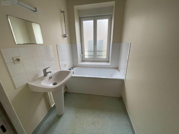 Maison à vendre à Javron-les-Chapelles en Mayenne (53250), ref : 581