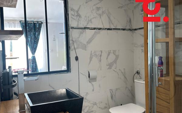 Maison à vendre    7 pièces •  Saint-Agnant