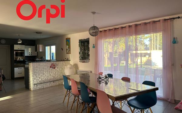 Maison à vendre    7 pièces •  Saint-Agnant