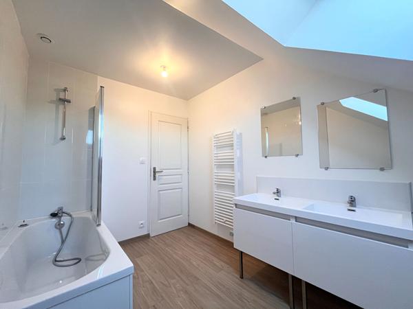 À louer ? Magnifique appartement T2 bis secteur St Pierre (1 chambre + 1 bureau), logement neuf)