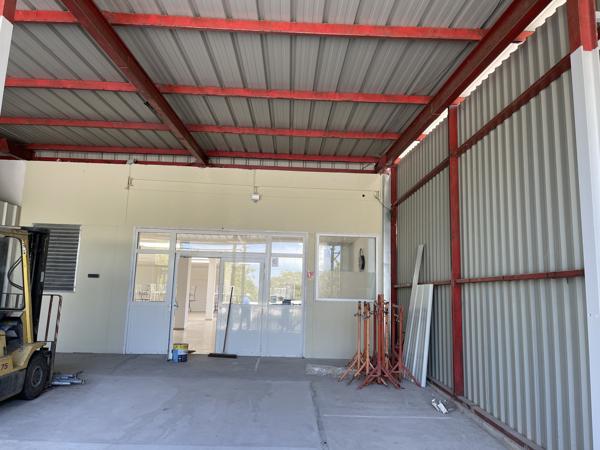 1400m2 environ de bureaux et 220m2 environ d'annexes à vendre à Bresles