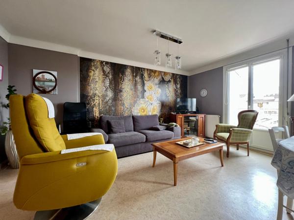 Appartement Dernier Etage - Double Balcon- 3 pièces 58 m² avec cave à La Roche-sur-Yon - Venu Loué - Pentagone