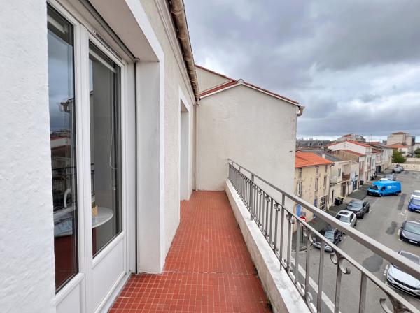 Appartement Dernier Etage - Double Balcon- 3 pièces 58 m² avec cave à La Roche-sur-Yon - Venu Loué - Pentagone