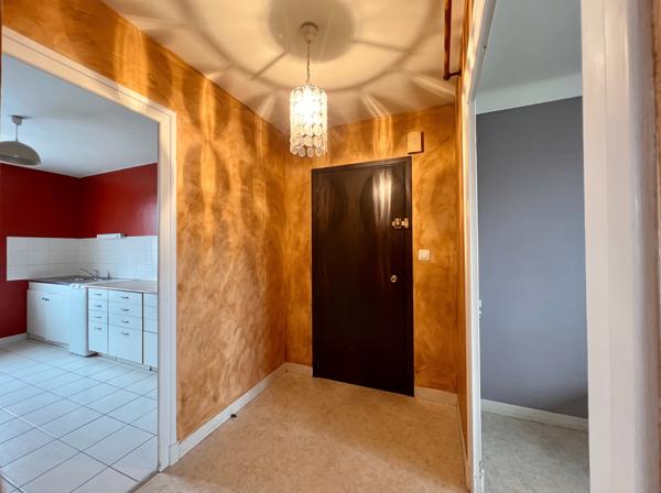 Appartement Dernier Etage - Double Balcon- 3 pièces 58 m² avec cave à La Roche-sur-Yon - Venu Loué - Pentagone